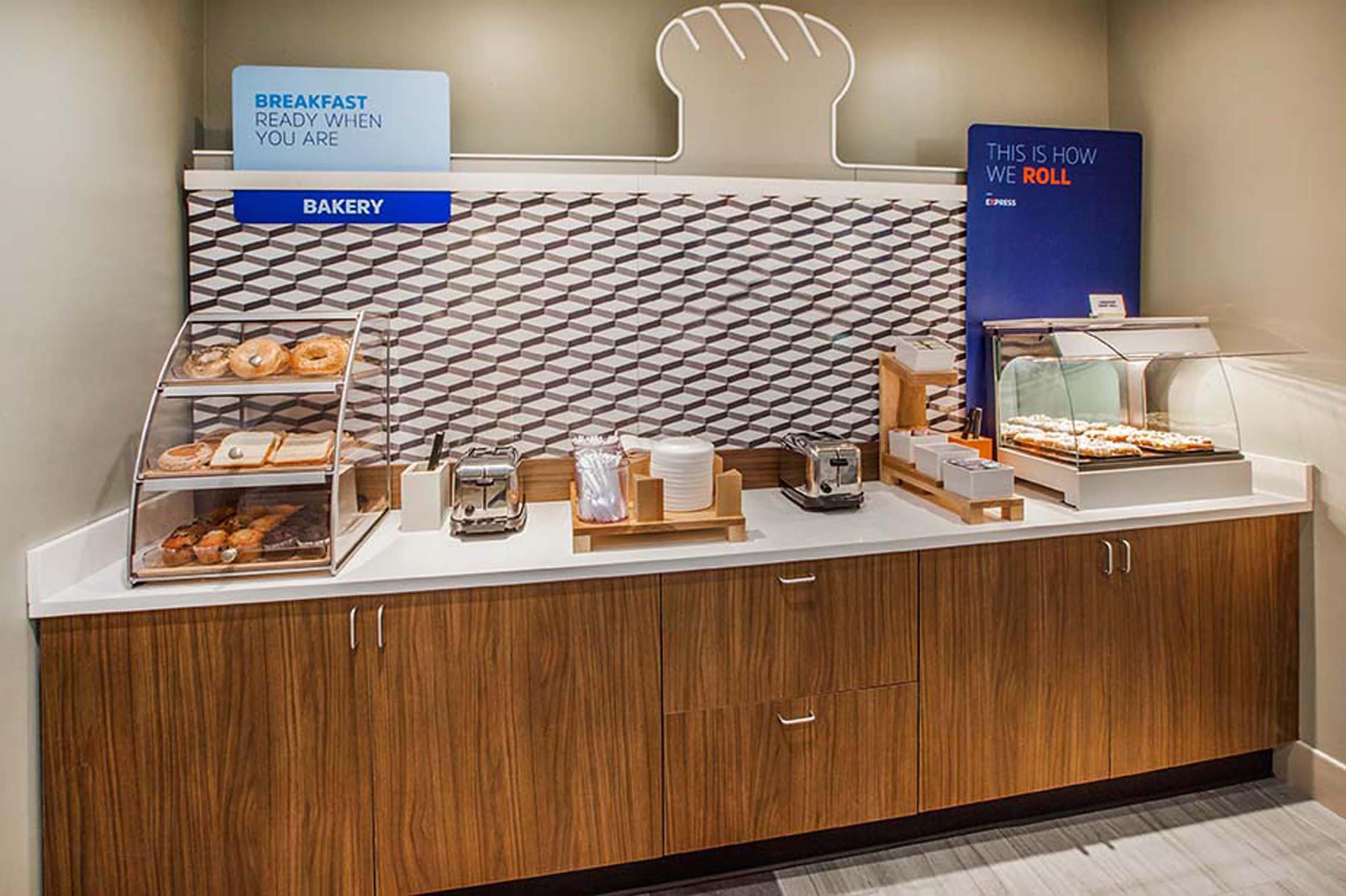 Holiday Inn Express And Suites Detroit North-Troy By Ihg Extérieur photo